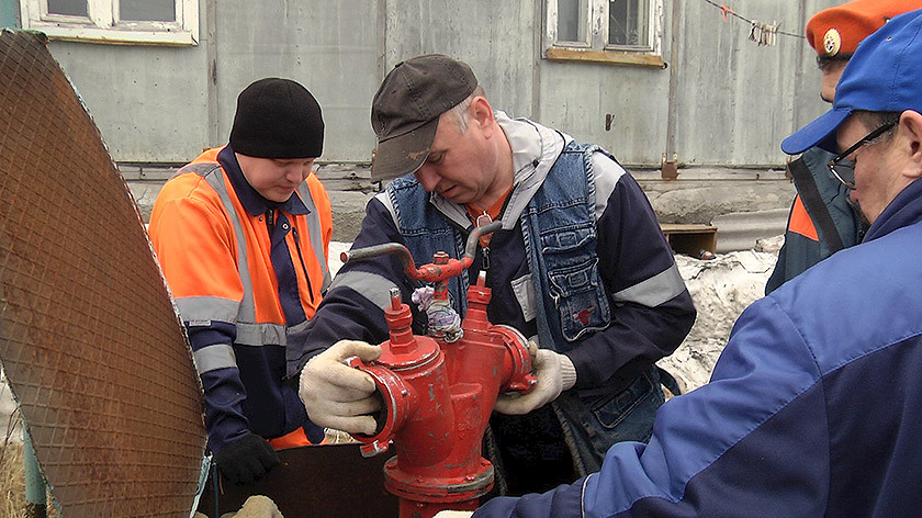 Коммунальщики Ноябрьска предупреждают о возможном ухудшении качества воды из-за проверки пожгидрантов 