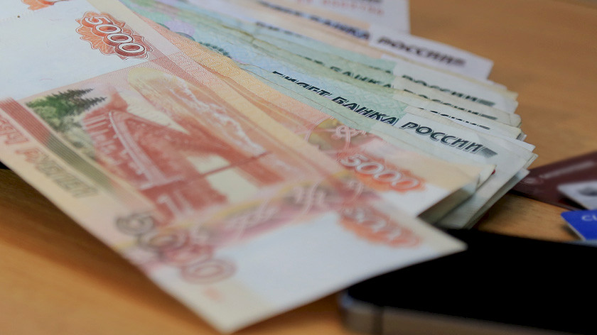 Почти 200 тысяч рублей потерял житель Ноябрьска, оплатив залог за покупку машины 