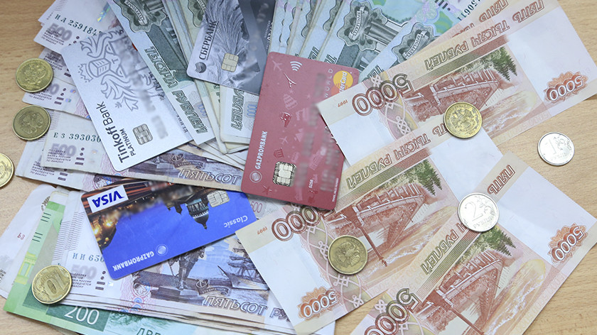 Лжепредставительница банка выманила у жительницы Ноябрьска больше двухсот тысяч рублей 