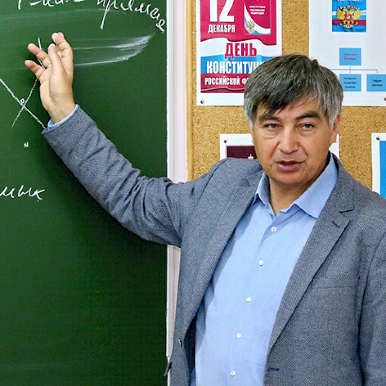 Артюхов пообещал старшеклассникам Ноябрьска интенсив по информатике от лучших педагогов России