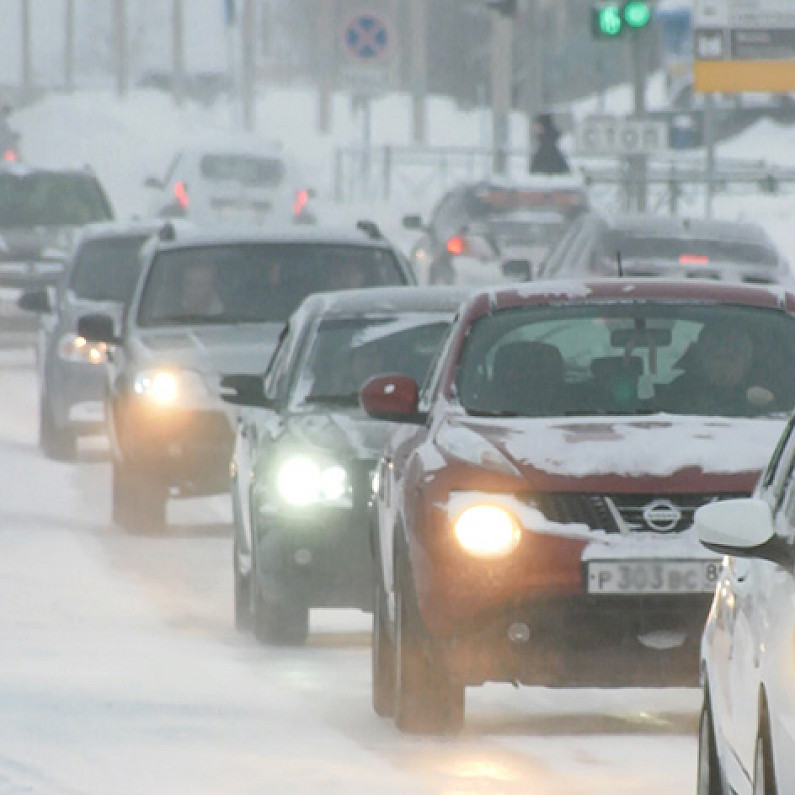 Автомобилистам Ноябрьска рекомендуют не выезжать из города из-за сильной метели 