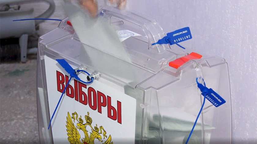 «На вокзале и в автобусе»: жители Ноябрьска могут проголосовать на любом участке