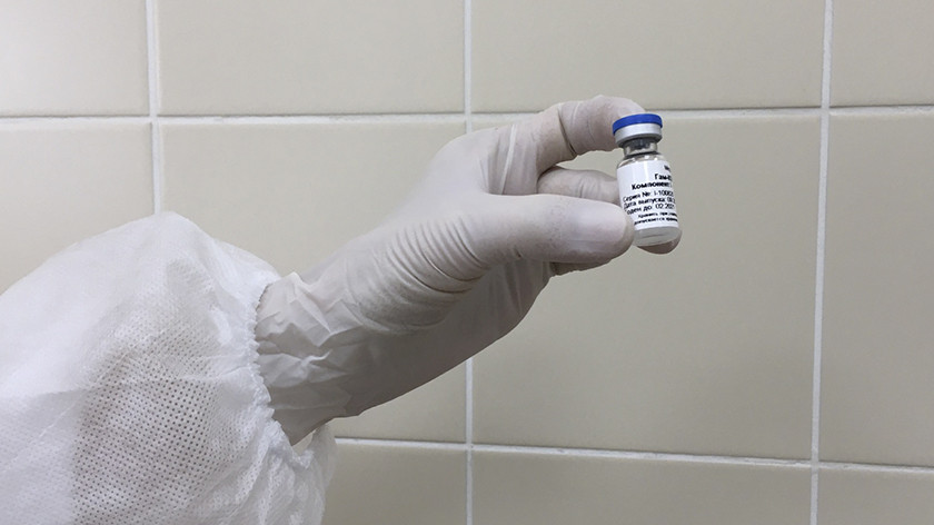 «Мне хотелось обезопасить близких»: привитая от COVID врач из Ноябрьска рассказала о подготовке к вакцинации 