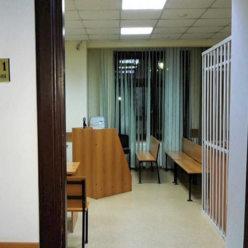 В Ноябрьске перед судом предстанет подросток, задержанный с крупной партией «запрещёнки»