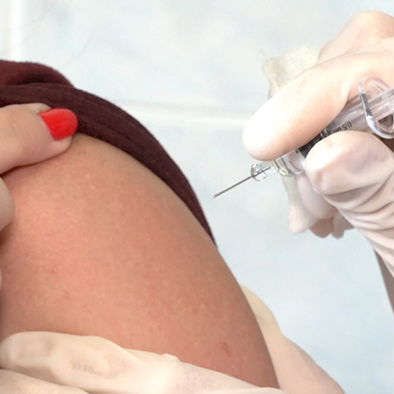 В Ноябрьск поступила партия самой редкой вакцины от коронавируса 