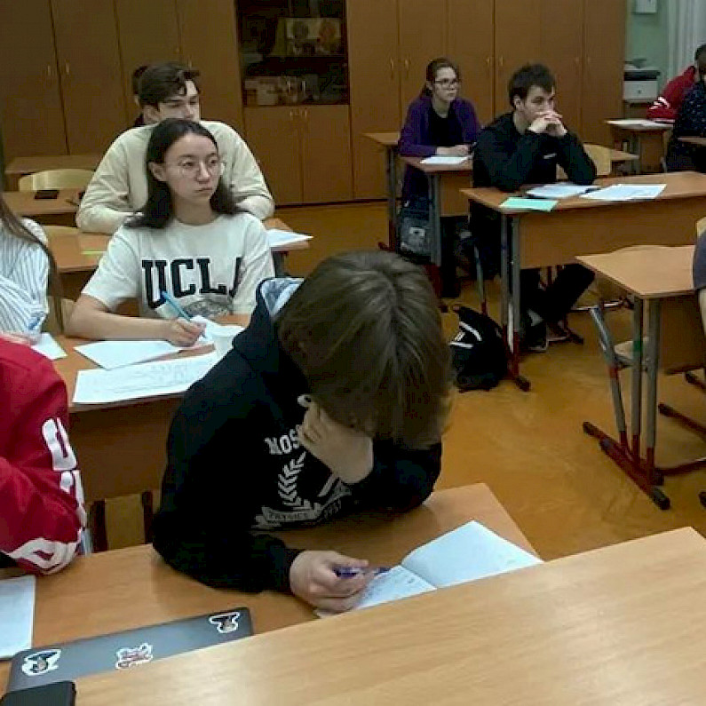Старшеклассники Ноябрьска готовятся к олимпиаде по математике