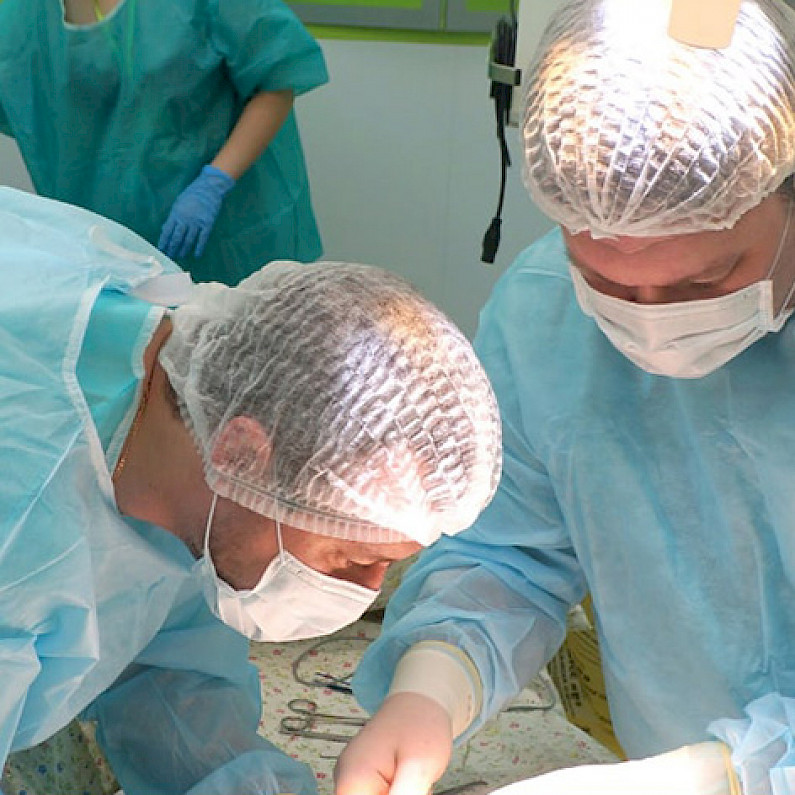 Ноябрьские хирурги спасли жизнь 850-граммовому младенцу 