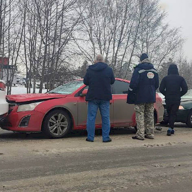 Авария с тремя иномарками произошла в Ноябрьске 