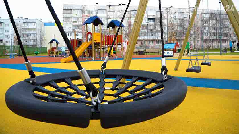 Власти Ноябрьска потратят 120 миллионов на новые детские площадки. ВИДЕО