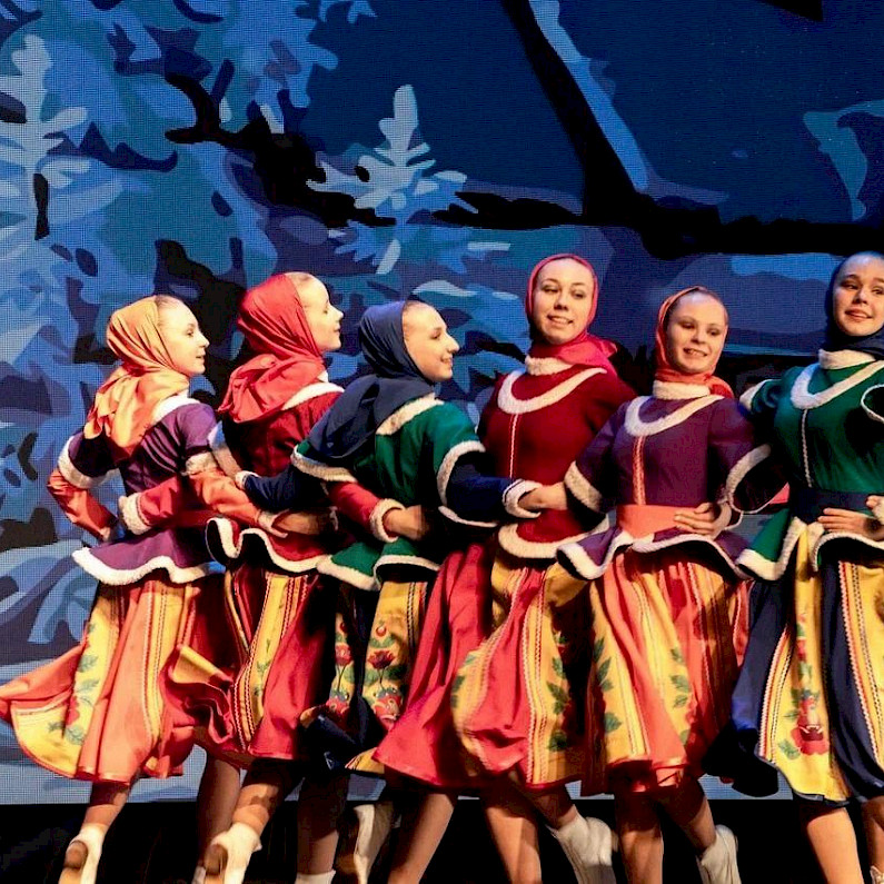 Ансамбль народного танца из Ноябрьска отмечает четвертьвековой юбилей