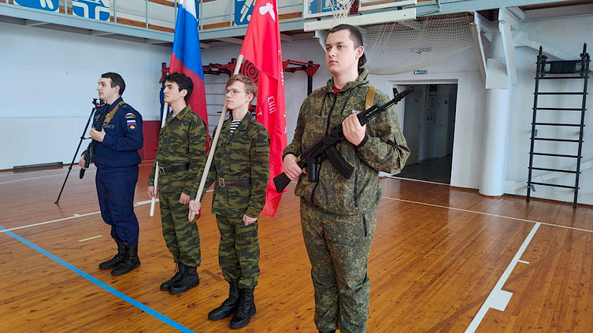 В колледже Ноябрьска стартовали учебные сборы по военной подготовке