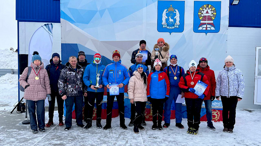 В Ноябрьске пожарные стали призерами лыжных гонок 