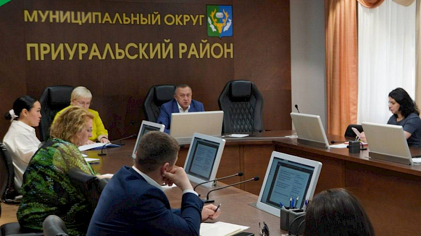Ямальские избиркомы на встречах с трудовыми коллективами рассказали о кандидатурах на пост губернатора Тюменской области 