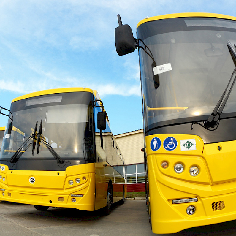 Шесть новых пассажирских автобусов на газомоторном топливе прибыли в Ноябрьск