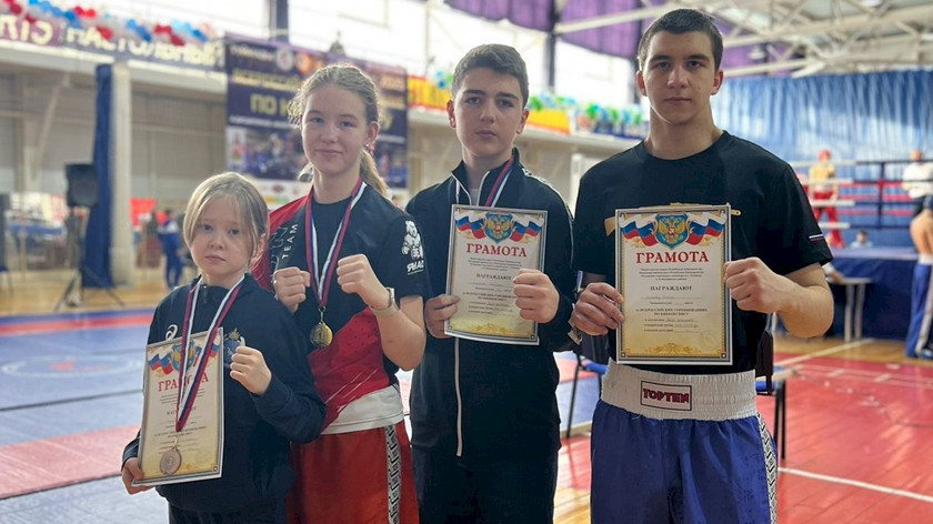 Кикбоксеры из Ноябрьска завоевали четыре медали на всероссийских соревнованиях. ВИДЕО
