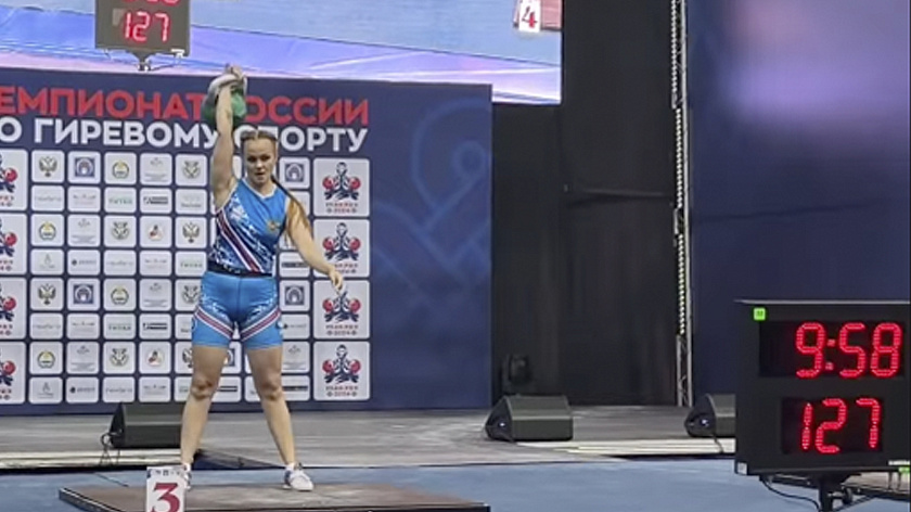 Ямальская спортсменка Мицурина вошла в десятку сильнейших гиревиков России